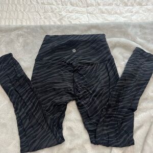Lululemon Athletica Align Patterned Leggings 🦓